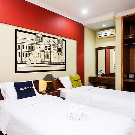 Urbanview Hotel Syariah Wisnugraha By Reddoorz Yogyakarta Exterior foto