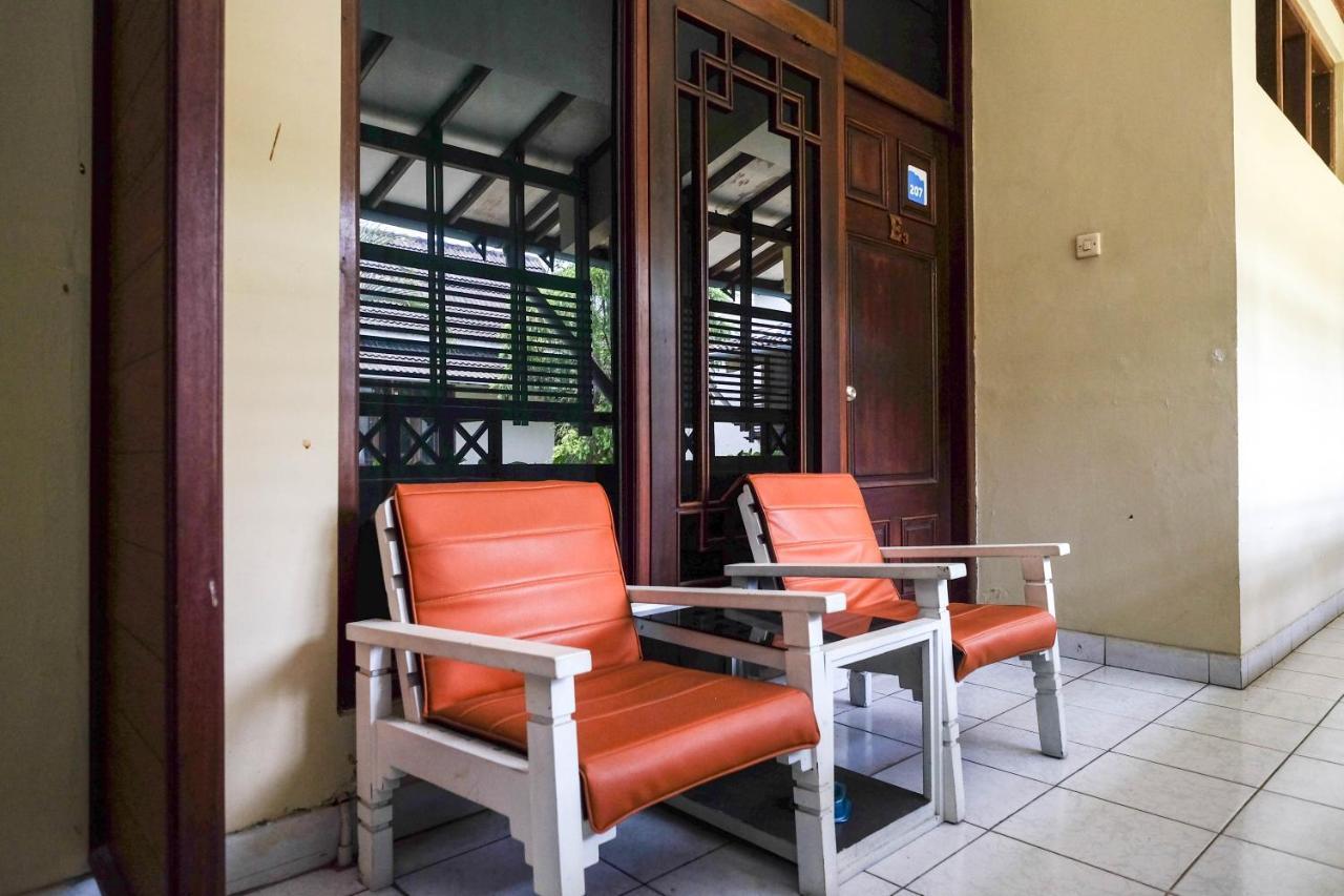 Urbanview Hotel Syariah Wisnugraha By Reddoorz Yogyakarta Exterior foto