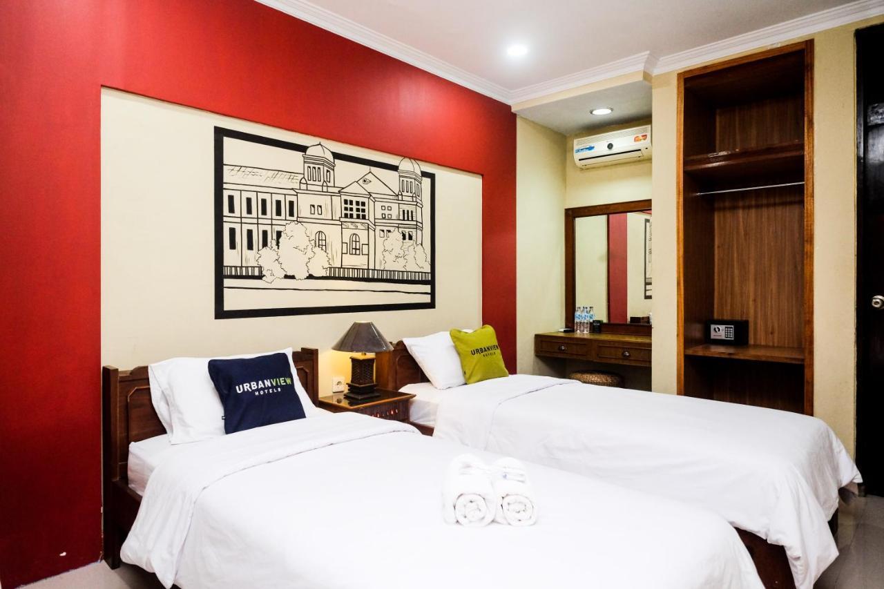 Urbanview Hotel Syariah Wisnugraha By Reddoorz Yogyakarta Exterior foto