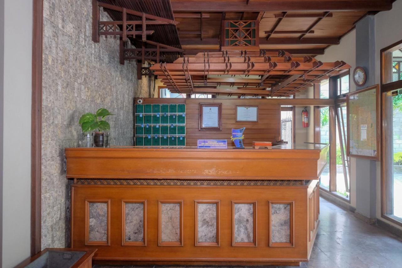 Urbanview Hotel Syariah Wisnugraha By Reddoorz Yogyakarta Exterior foto