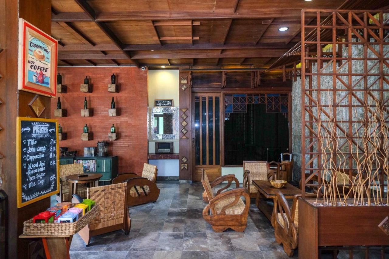 Urbanview Hotel Syariah Wisnugraha By Reddoorz Yogyakarta Exterior foto