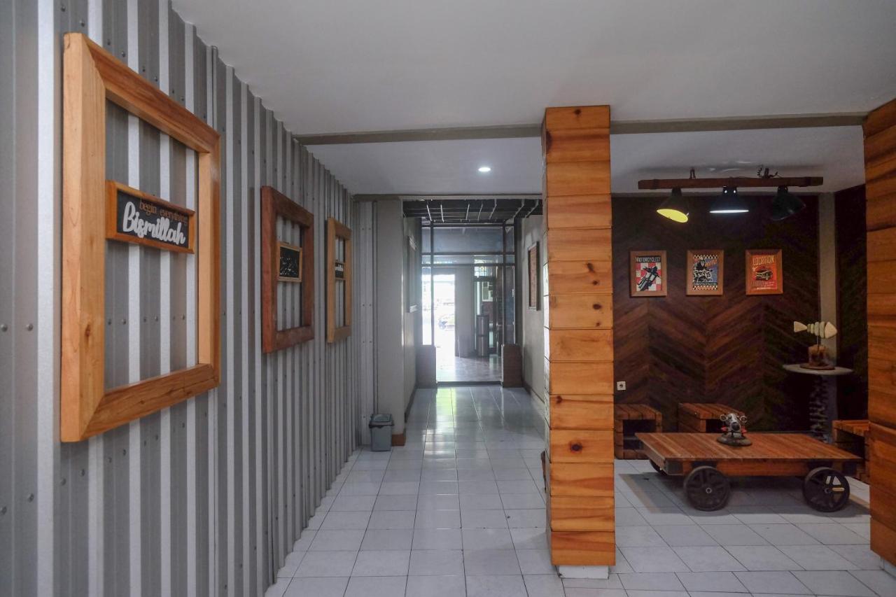 Urbanview Hotel Syariah Wisnugraha By Reddoorz Yogyakarta Exterior foto