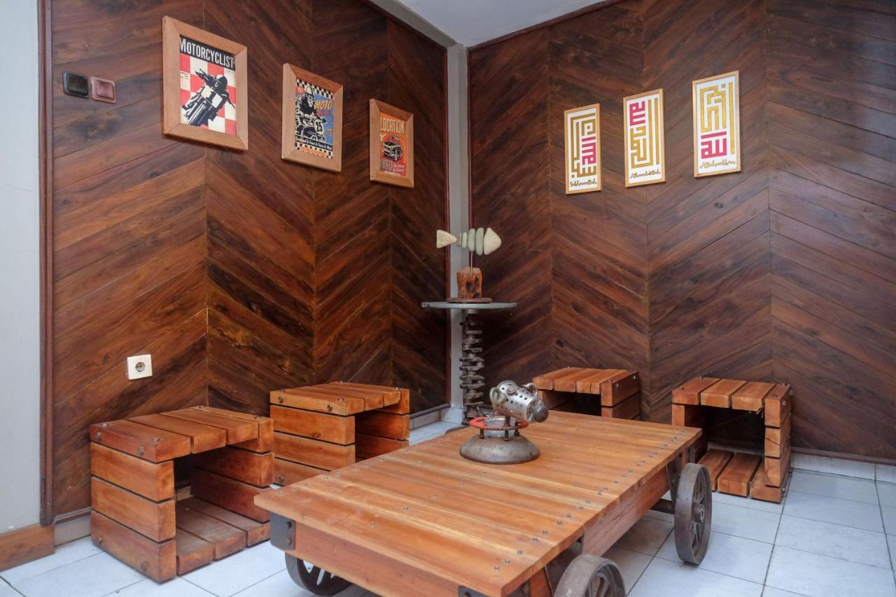 Urbanview Hotel Syariah Wisnugraha By Reddoorz Yogyakarta Exterior foto