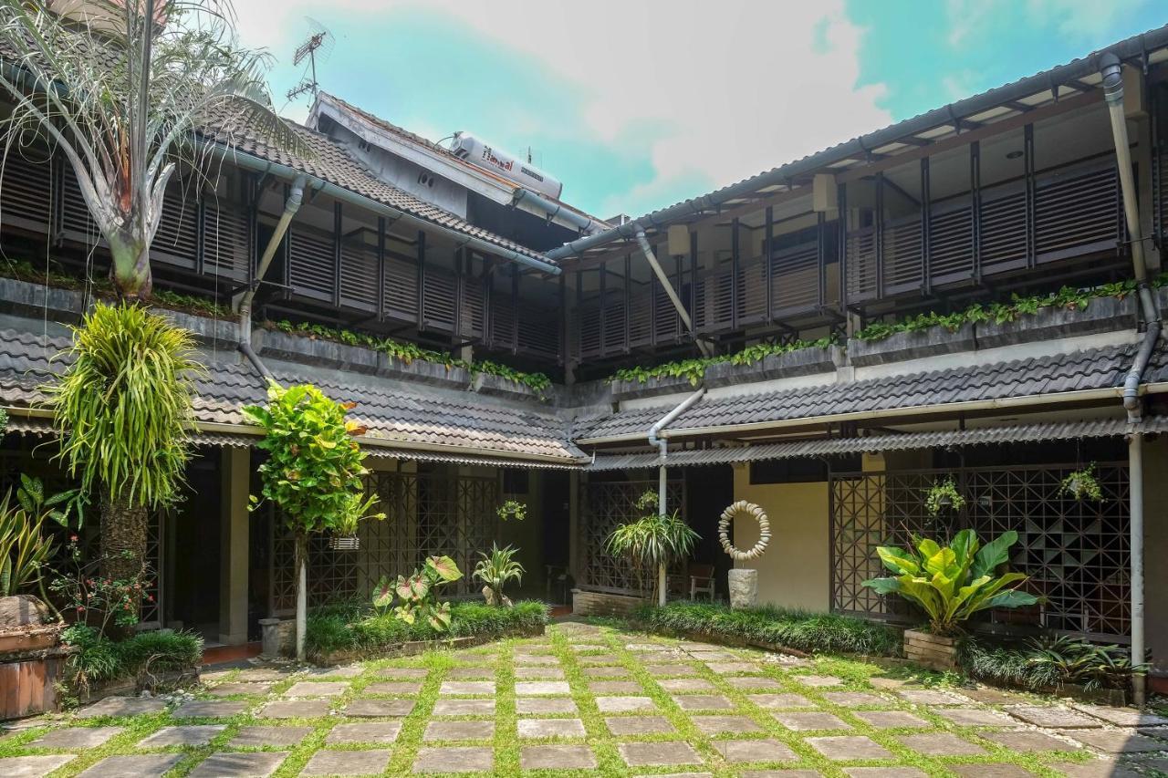 Urbanview Hotel Syariah Wisnugraha By Reddoorz Yogyakarta Exterior foto