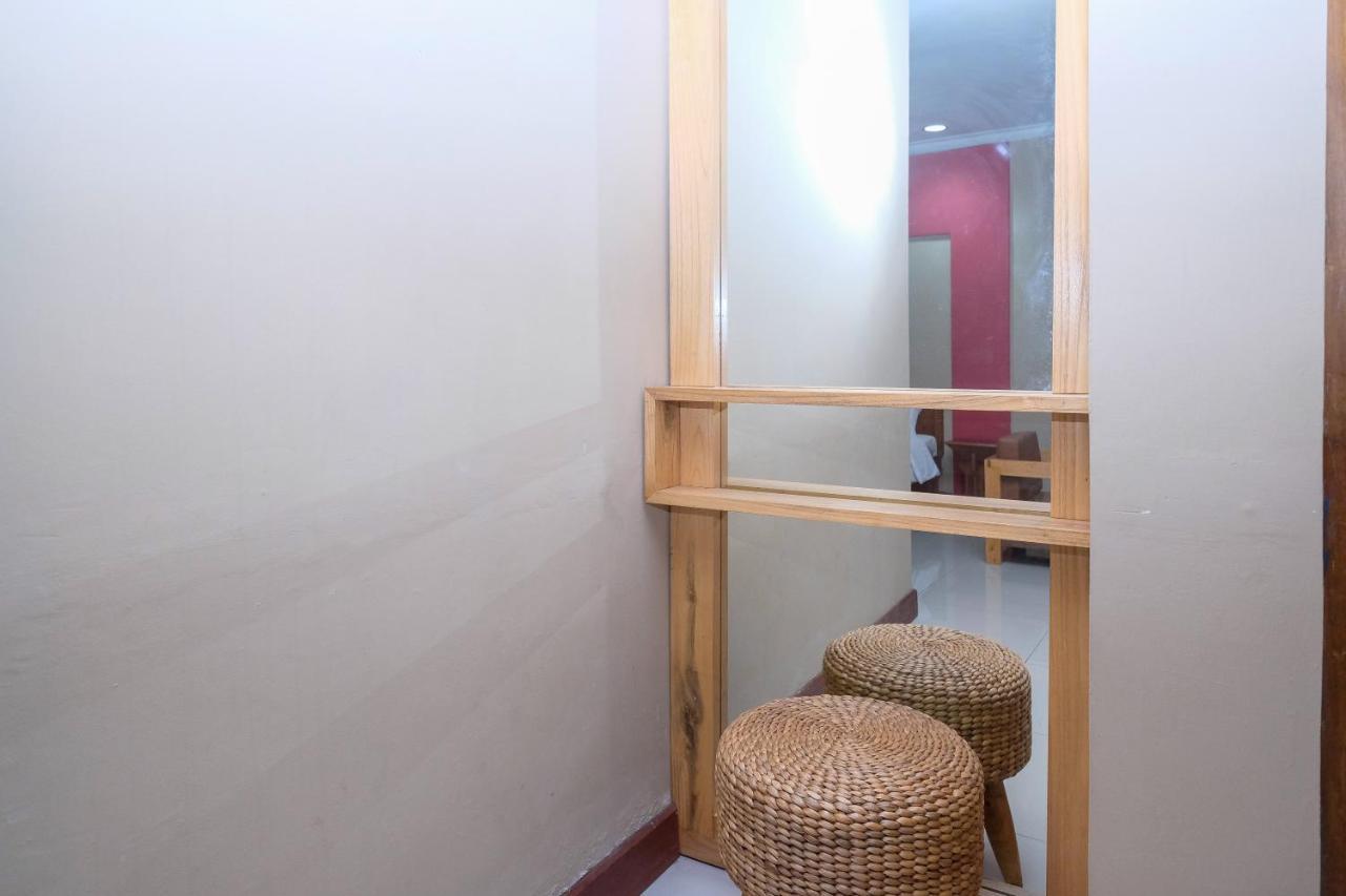 Urbanview Hotel Syariah Wisnugraha By Reddoorz Yogyakarta Exterior foto
