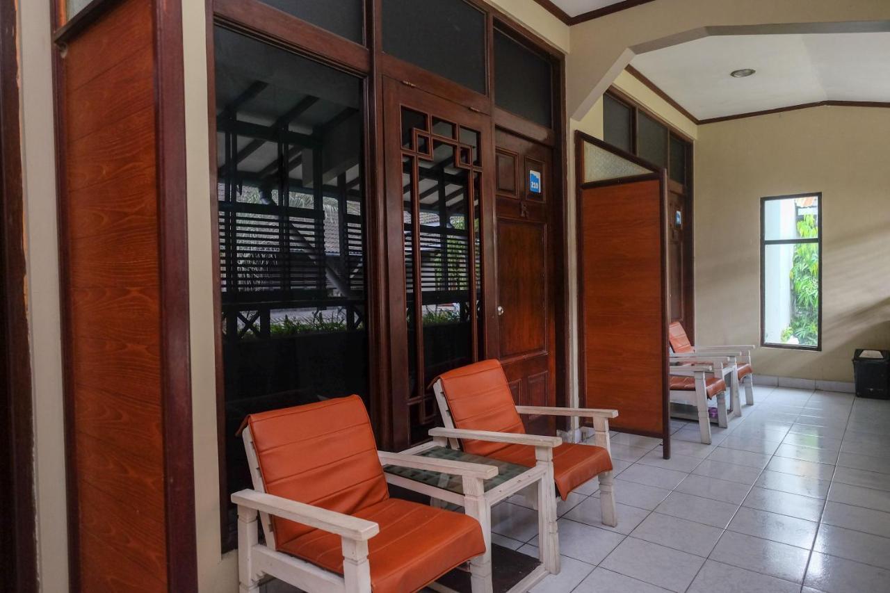Urbanview Hotel Syariah Wisnugraha By Reddoorz Yogyakarta Exterior foto