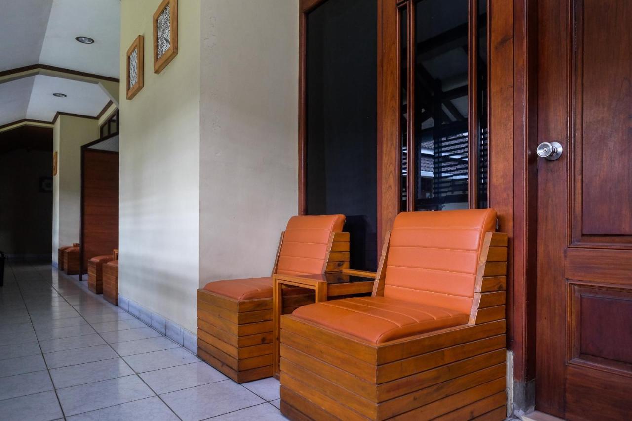 Urbanview Hotel Syariah Wisnugraha By Reddoorz Yogyakarta Exterior foto