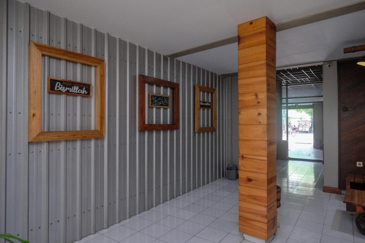 Urbanview Hotel Syariah Wisnugraha By Reddoorz Yogyakarta Exterior foto