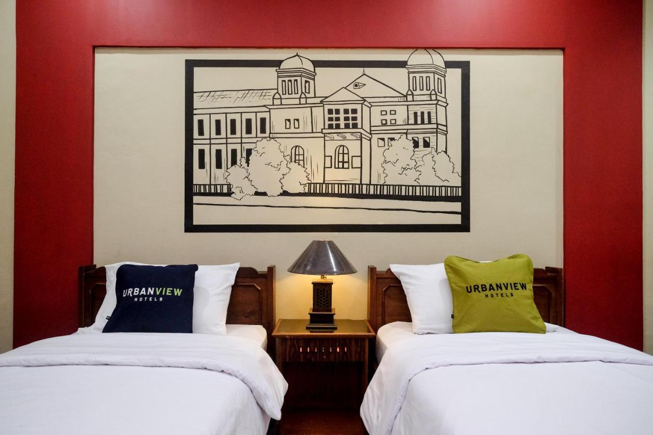 Urbanview Hotel Syariah Wisnugraha By Reddoorz Yogyakarta Exterior foto
