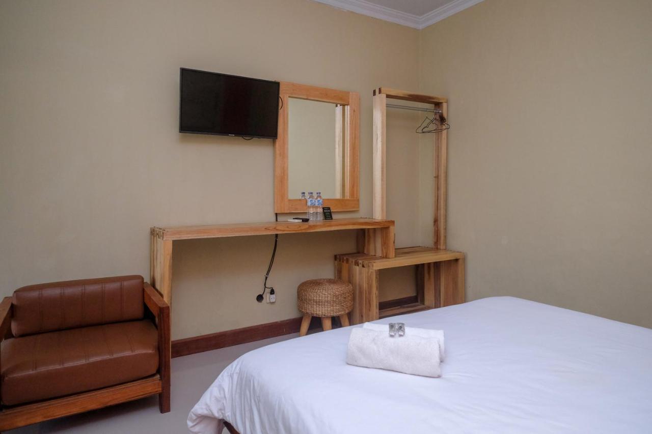 Urbanview Hotel Syariah Wisnugraha By Reddoorz Yogyakarta Exterior foto