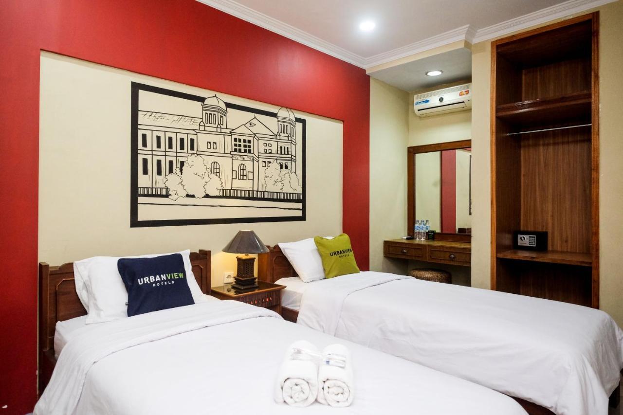 Urbanview Hotel Syariah Wisnugraha By Reddoorz Yogyakarta Exterior foto