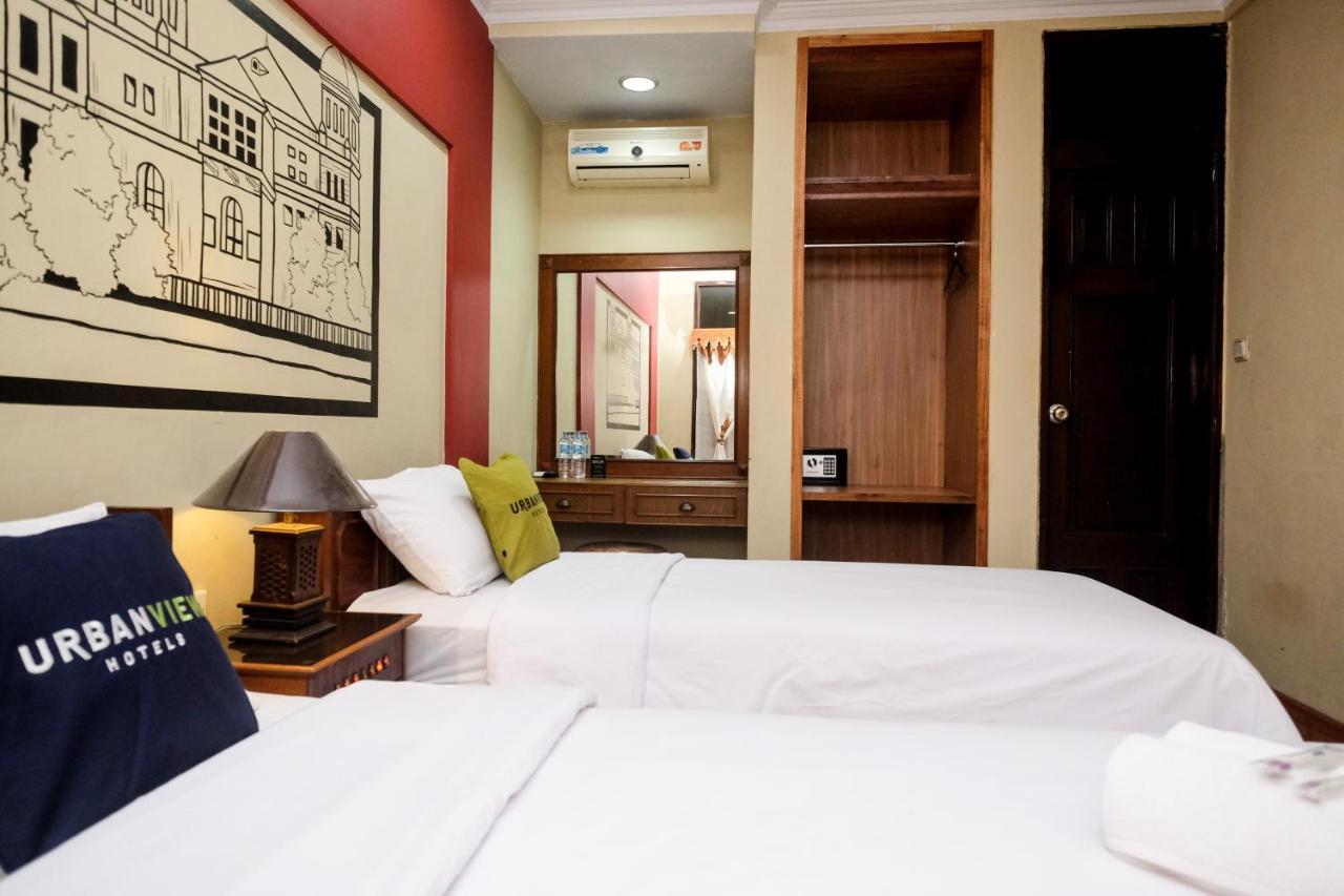 Urbanview Hotel Syariah Wisnugraha By Reddoorz Yogyakarta Exterior foto